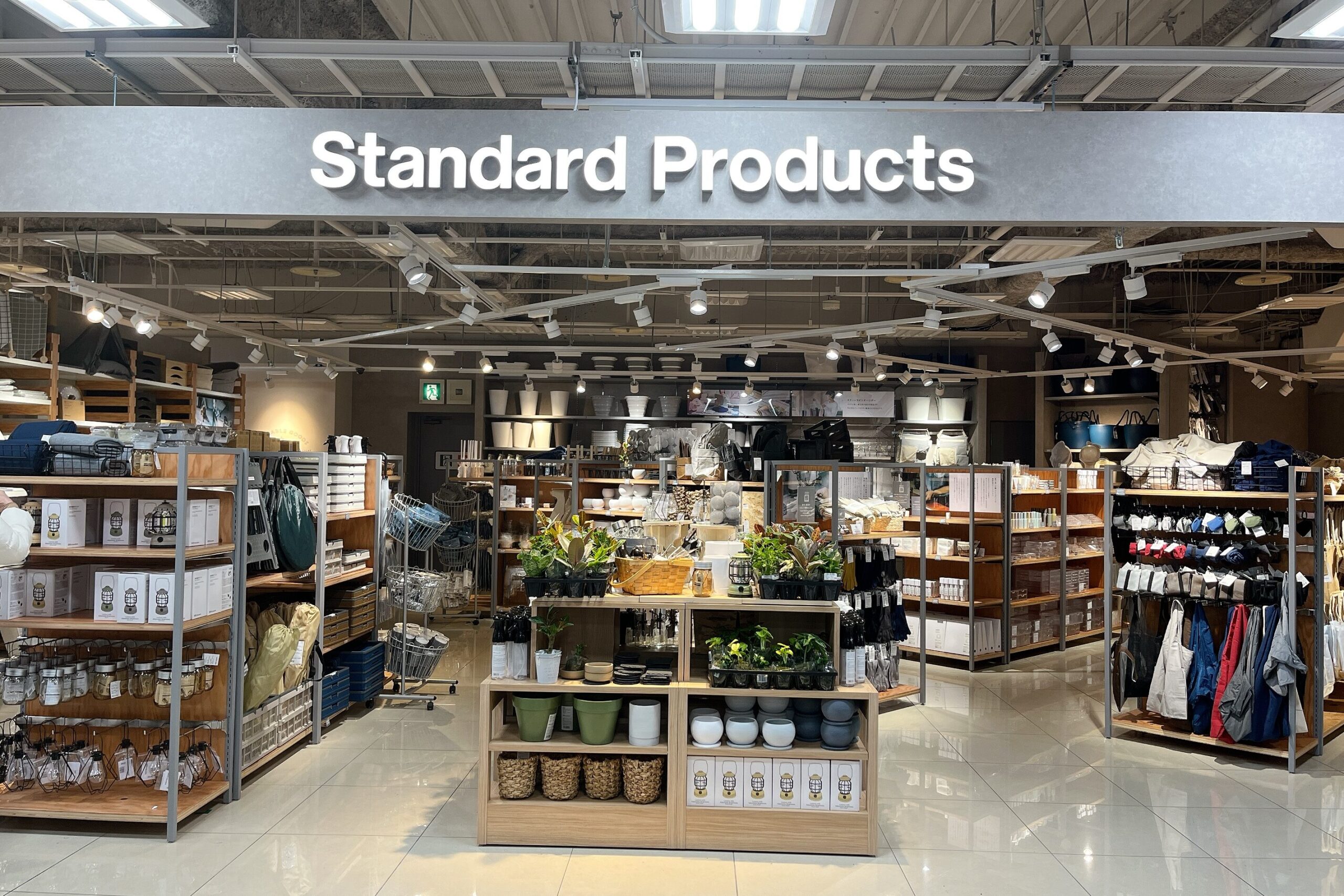 Standard Products　スタンダードプロダクツ　店舗　福岡　博多　バスターミナル